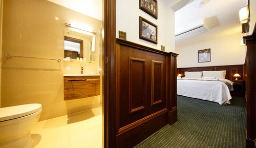 Superior Double Room (With Outside Shared Patio)