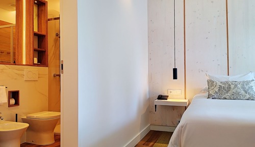 Deluxe Twin Room, 2 Twin Beds, Non Smoking, Private Bathroom