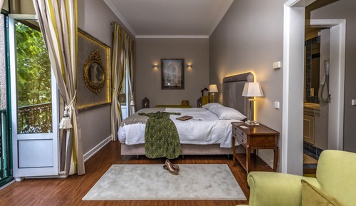 Superior Double Room, 1 Queen Bed, Non Smoking, Private Bathroom