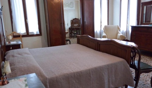 Triple Room, Shared Bathroom