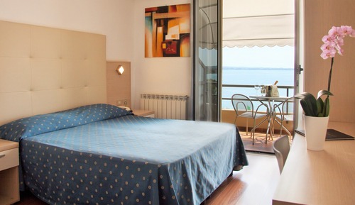 Superior Double Room, Balcony, Lake View