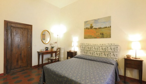 Double Room, Shared Bathroom (with ensuite shower)