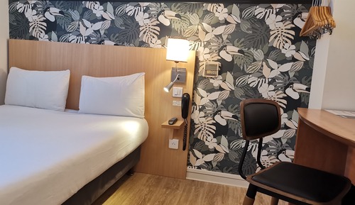 Ground Floor Small Room (Air Conditioning)