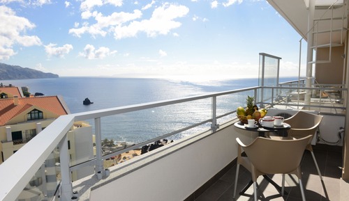 Studio, Partial Sea View