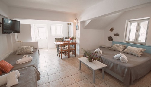 Quadruple Studio with Terrace and Garden View
