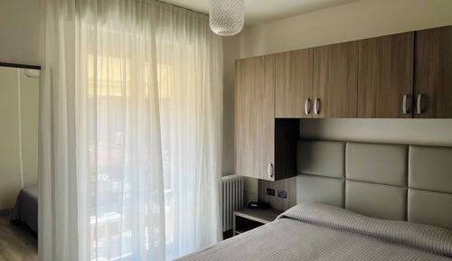 Double Room, 1 Double Bed, Balcony, Partial Lake View