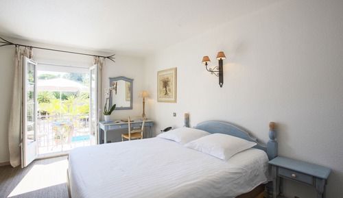 Deluxe Double Room, Pool View