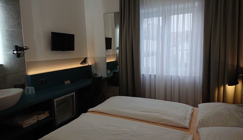 Economy double room, shower in bedroom, shared WC