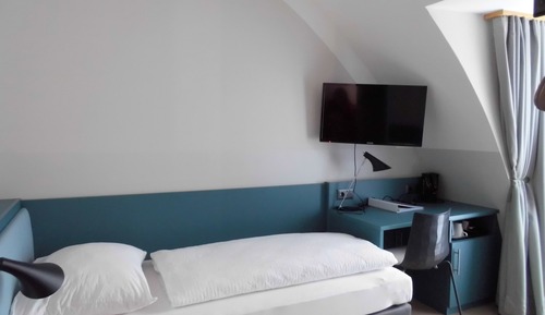 Single Room, Private Bathroom