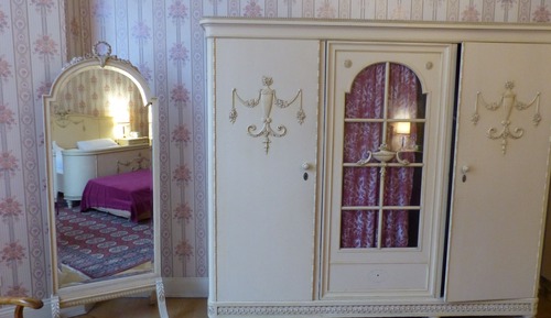 Twin Room, Shared Bathroom