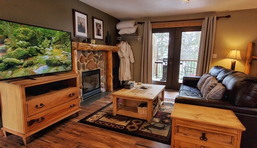 Luxury Cabin, 1 King Bed, Accessible, River View