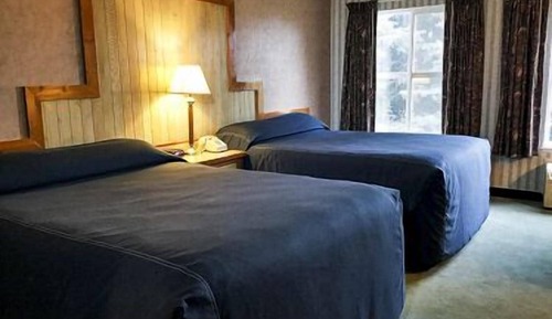 Horseshu Pet Friendly 2 Queen, Across the street from Cactus Petes Resort Casino