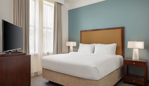 Suite, 1 King Bed with Sofa bed, Non Smoking