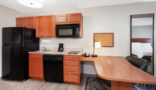 Studio Suite, 1 Queen Bed, Accessible Bathtub (Mobility, Accessible Tub)