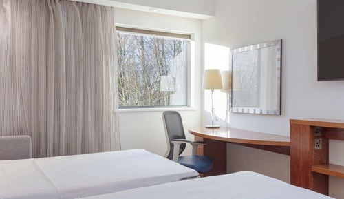 Family Room, 1 Queen Bed, Accessible (Connecting Rooms)