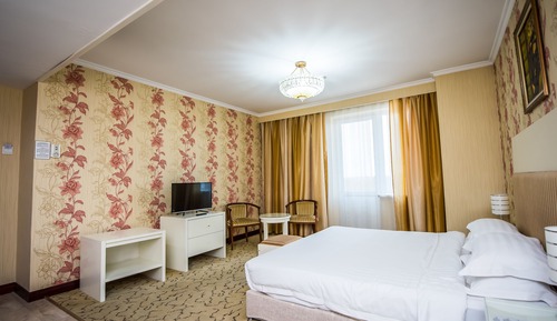 Junior Suite, 1 King Bed, Balcony