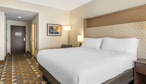Standard Room, 1 King Bed