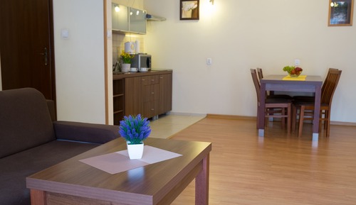 Apartment, Multiple Beds