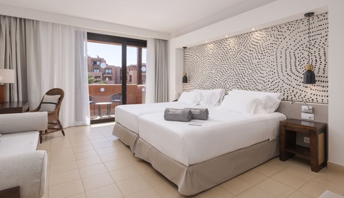 Double Room (1 adults + 2 child)