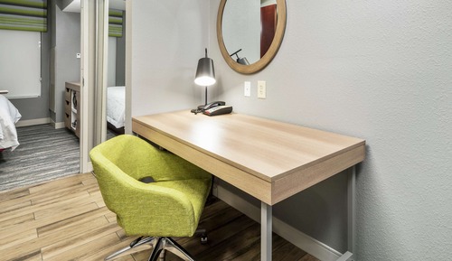 Suite, 1 Queen Bed with Sofa bed, Non Smoking