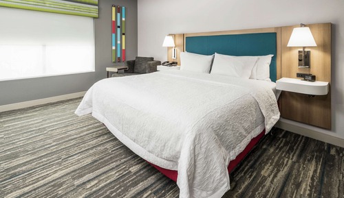 Suite, 1 King Bed, Accessible (Hearing)