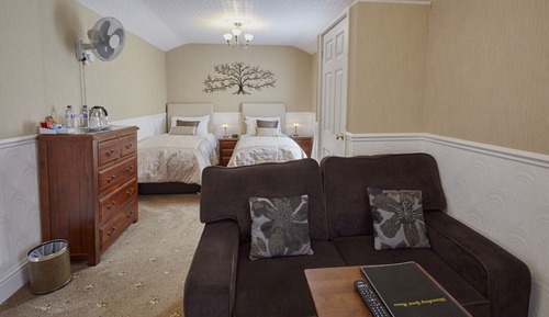 Family Suite, Ensuite (1st Floor Room)