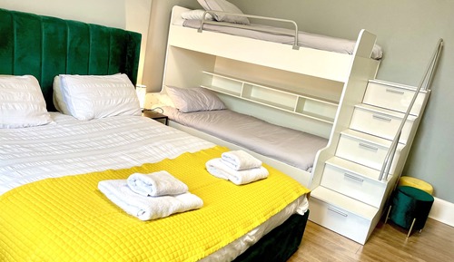 Family Room (Room 1)