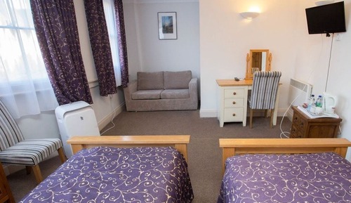 Deluxe Twin Room, Ensuite (Front Facing)
