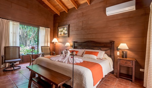 Romantic Villa, Jetted Tub
