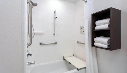 Suite, 1 Bedroom, Accessible (Comm, Access Tub)