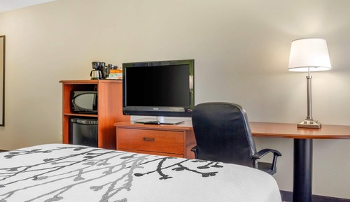 Standard Room, 2 Queen Beds, Non Smoking