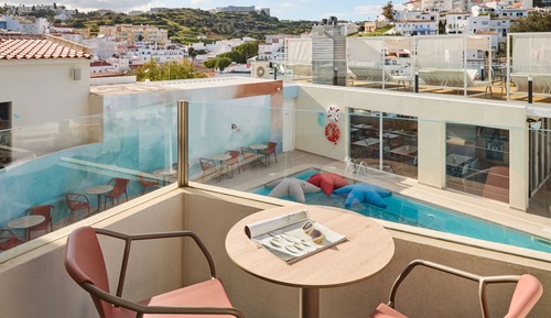 Standard Room, 1 King Bed, Balcony, Pool View