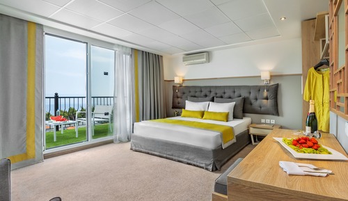 Deluxe Suite, Sea View