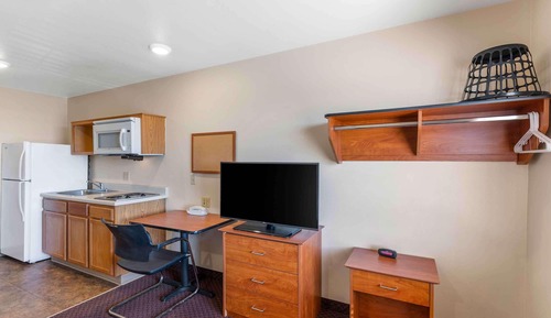 Deluxe Studio, Non Smoking, Refrigerator & Microwave