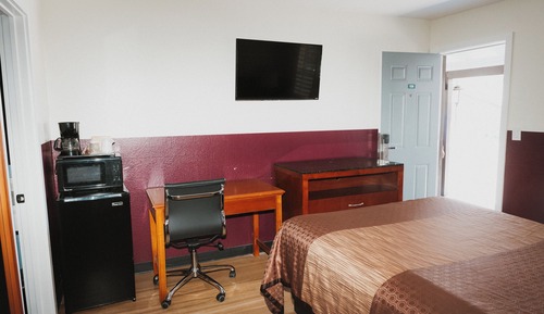 Standard Room, 1 Queen Bed