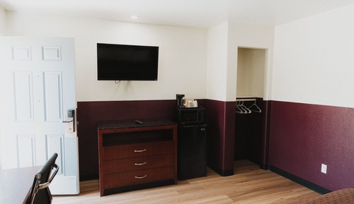 Standard Room, 1 King Bed, Accessible