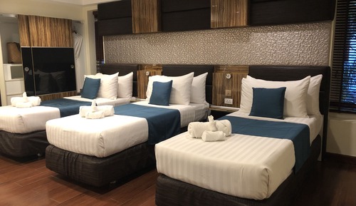 2 Bedrooms Jacuzzi Sea View Suite