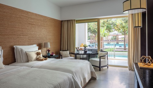 Signature Room, 2 Twin Beds, Terrace (Pool Access)