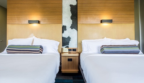 Room, 2 Queen Beds, Non Smoking (Mobility Accessible, Roll-in Shower)