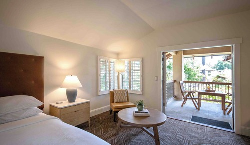 Deluxe Room, 1 King Bed