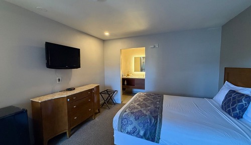 Standard Room, 1 Queen Bed