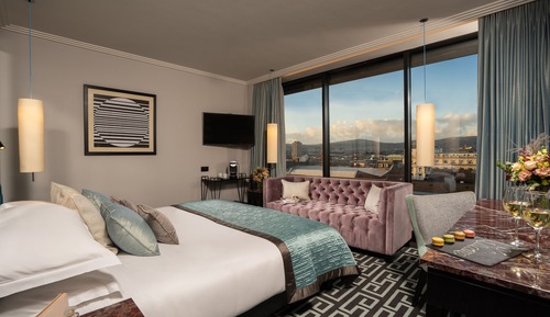 Signature Room, 1 King Bed, View
