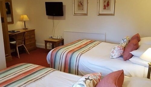 Suite, Ensuite, Garden View