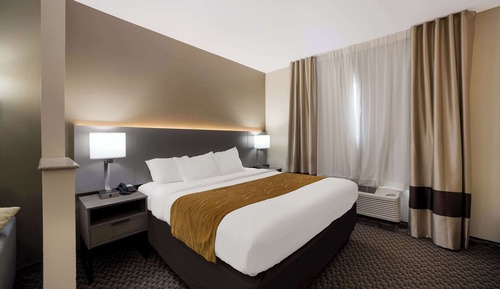 Suite, 1 King Bed, Non Smoking
