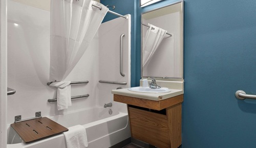 Suite, 1 Queen Bed, Non Smoking (Efficiency)