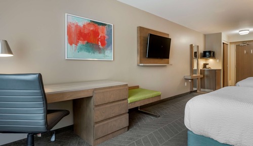 Business Room, 2 Queen Beds, Non Smoking, Refrigerator & Microwave