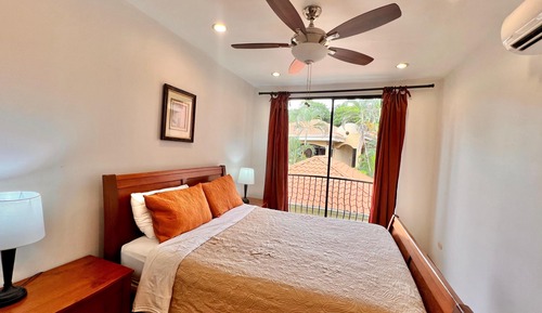 Comfort Condo, 2 Bedrooms, Poolside