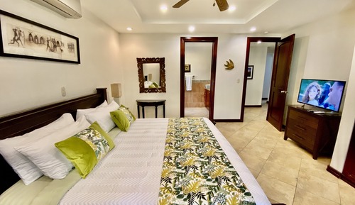Standard Condo, 2 Bedrooms, Corner