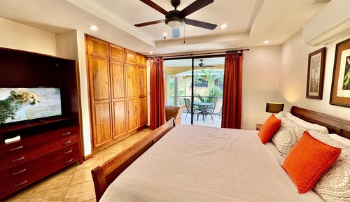 Comfort Condo, 2 Bedrooms, Corner