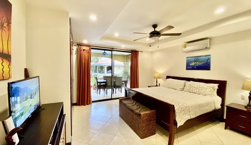 Panoramic Condo, Pool View, Poolside